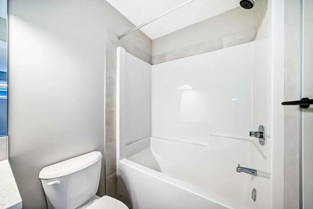 23 Magnolia Street SE Calgary AB T3M 4C8