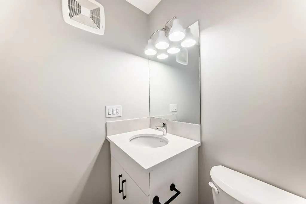 23 Magnolia Street SE Calgary AB T3M 4C8