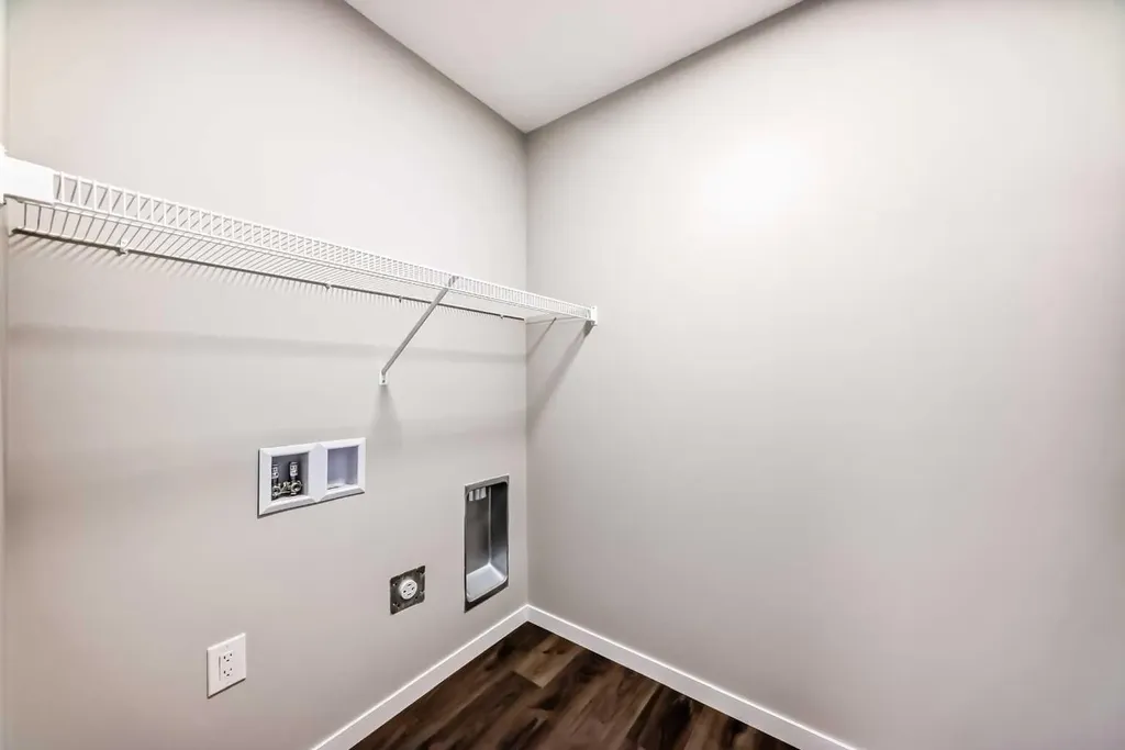 23 Magnolia Street SE Calgary AB T3M 4C8