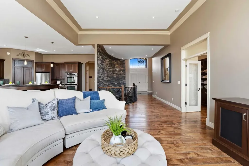 68 Oakwood Close Red Deer AB T4P 0C5