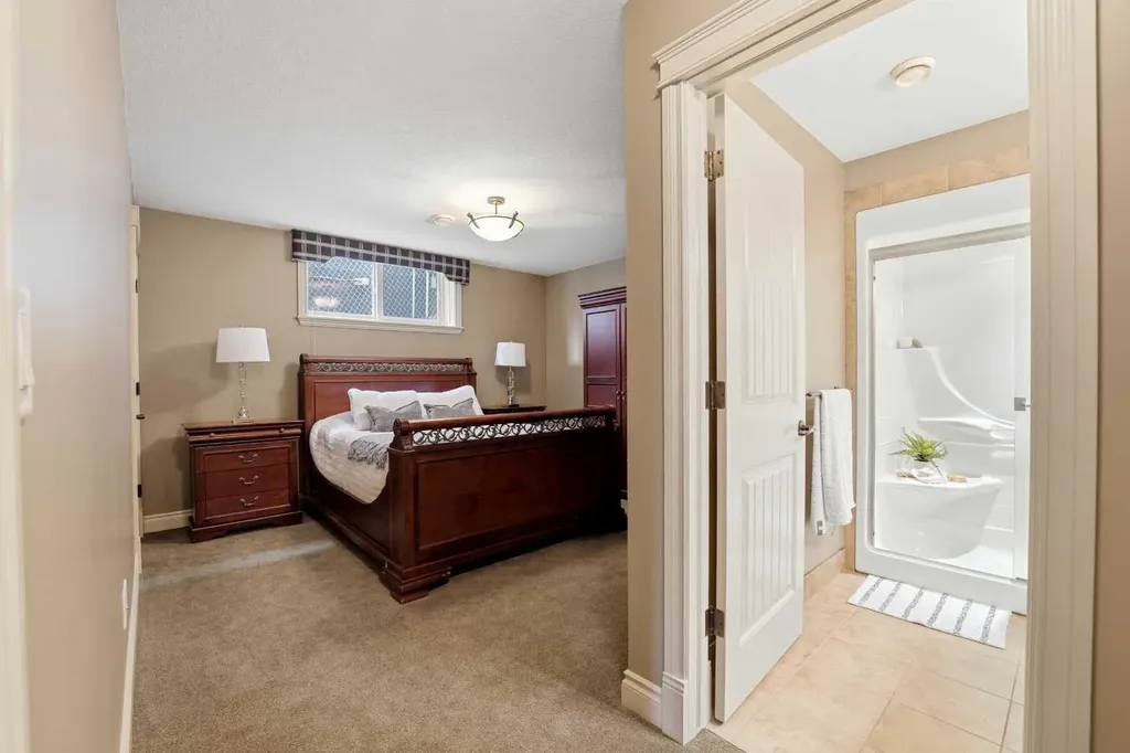 68 Oakwood Close Red Deer AB T4P 0C5