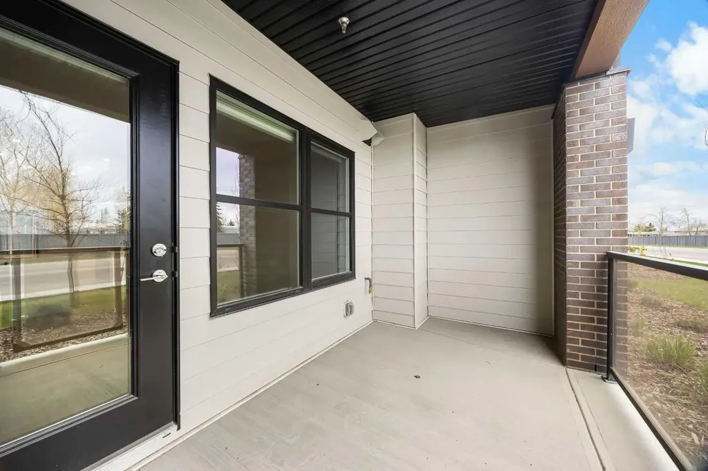 81 Arbour Lake View NW Calgary AB T3G 0H4