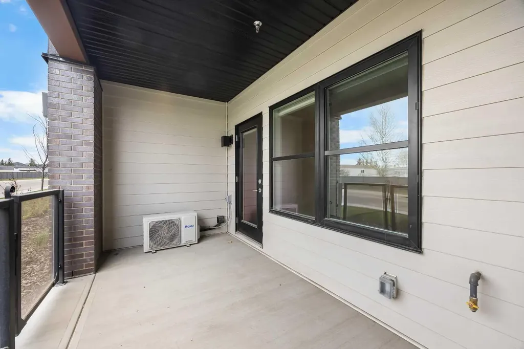 81 Arbour Lake View NW Calgary AB T3G 0H4