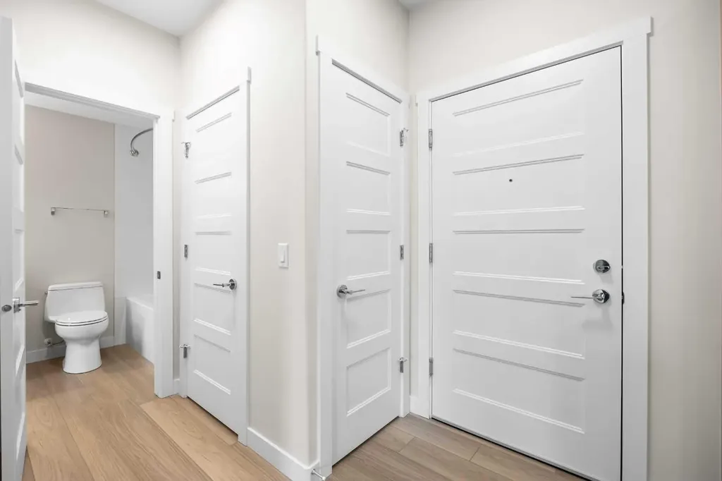 81 Arbour Lake View NW Calgary AB T3G 0H4