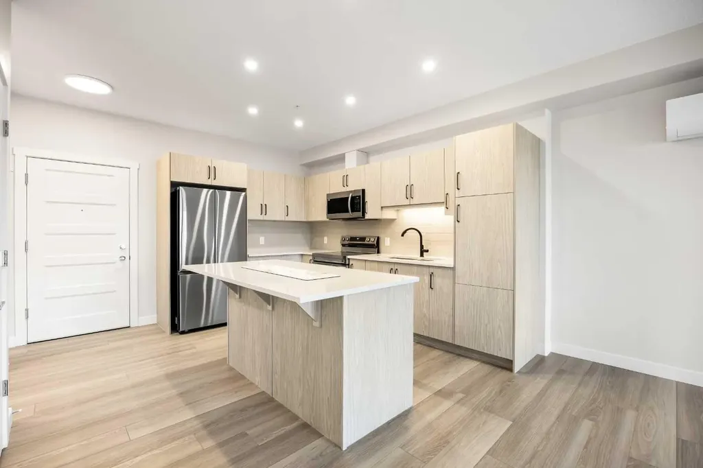 81 Arbour Lake View NW Calgary AB T3G 0H4