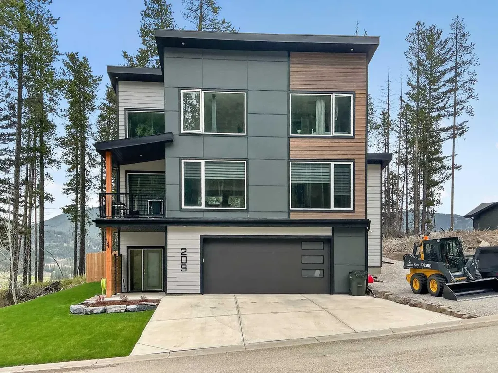 209 Southmore Place Blairmore AB T0K0E0