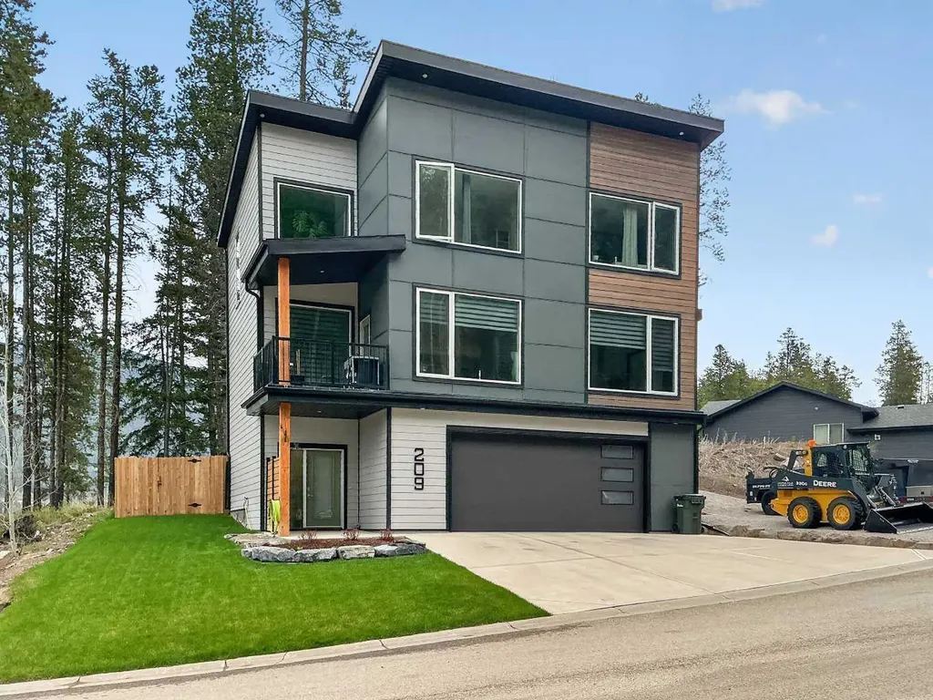 209 Southmore Place Blairmore AB T0K0E0