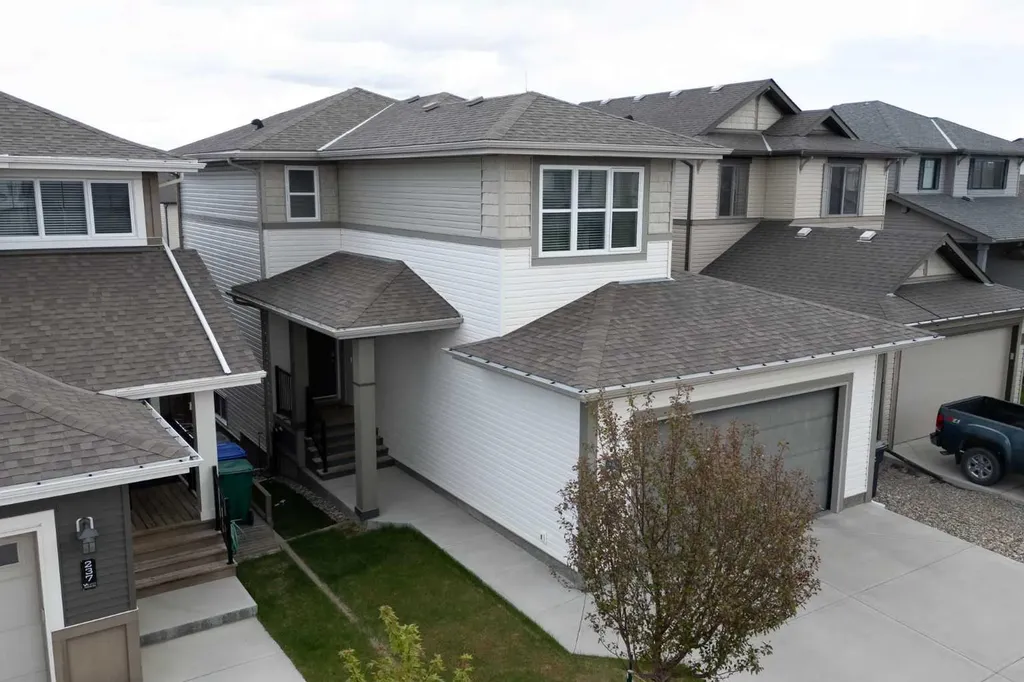 241 Lasalle Terrace W Lethbridge AB T1J 5G9