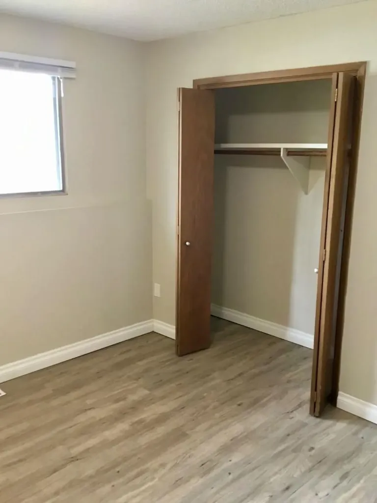 4824 Varsity Drive NW Calgary AB T3A 1A3