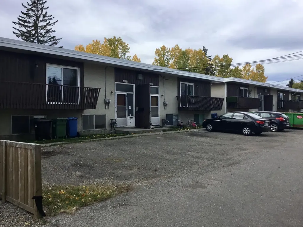 4824 Varsity Drive NW Calgary AB T3A 1A3
