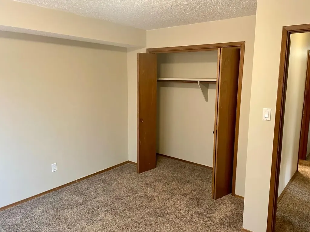 4824 Varsity Drive NW Calgary AB T3A 1A3