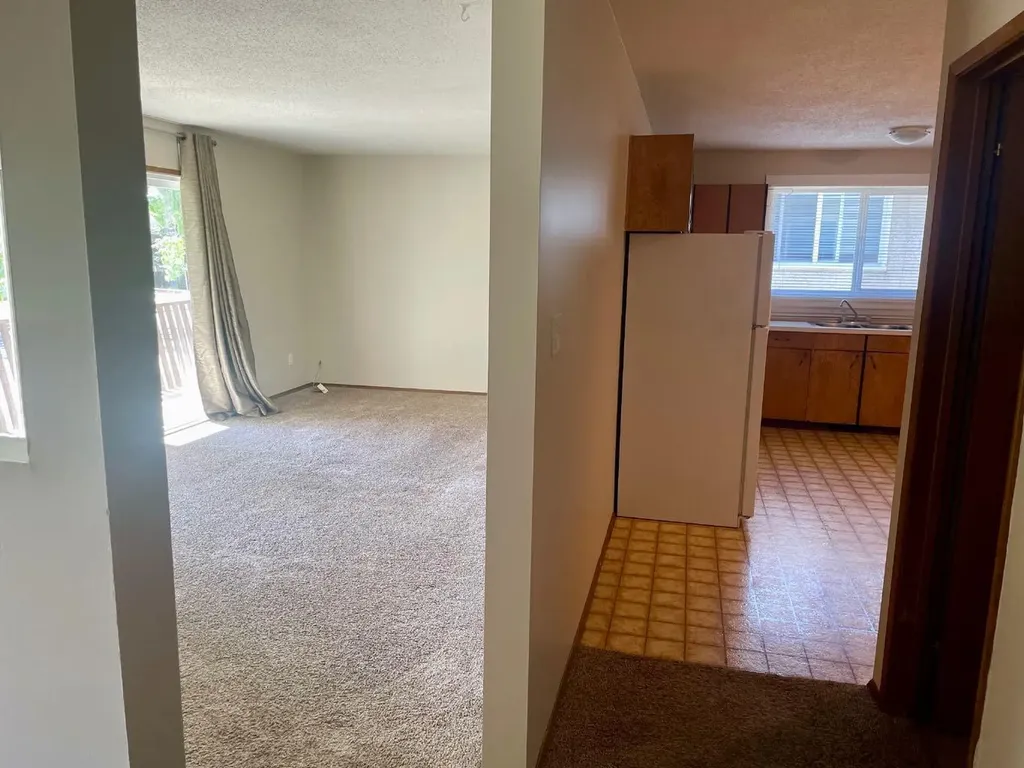 4824 Varsity Drive NW Calgary AB T3A 1A3