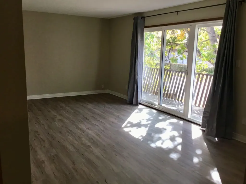 4824 Varsity Drive NW Calgary AB T3A 1A3