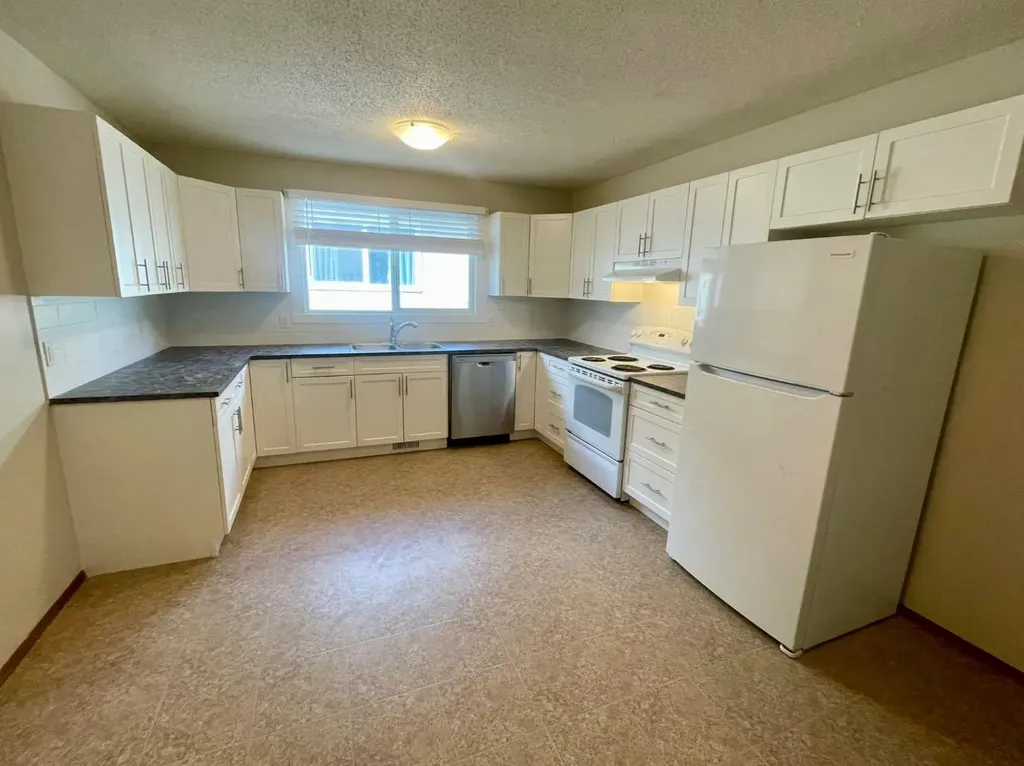 4824 Varsity Drive NW Calgary AB T3A 1A3