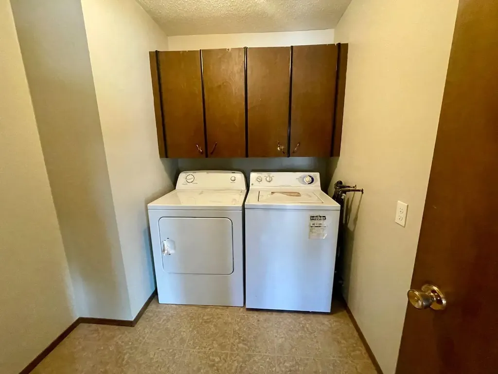 4824 Varsity Drive NW Calgary AB T3A 1A3