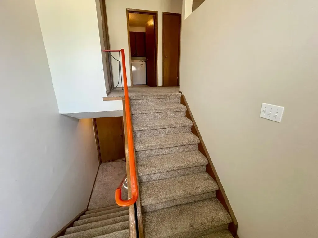 4824 Varsity Drive NW Calgary AB T3A 1A3