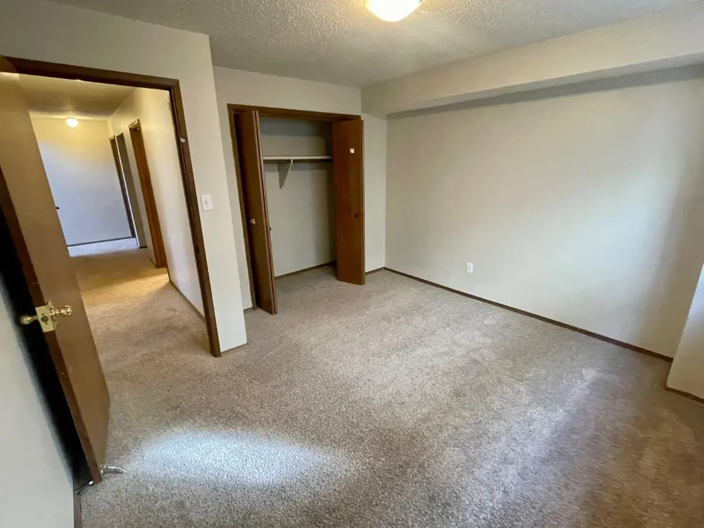 4824 Varsity Drive NW Calgary AB T3A 1A3