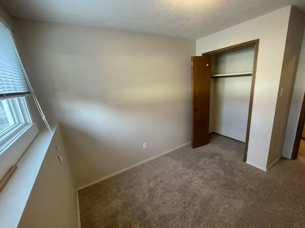 4824 Varsity Drive NW Calgary AB T3A 1A3