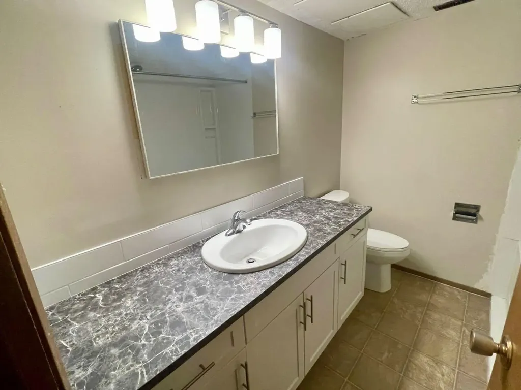 4824 Varsity Drive NW Calgary AB T3A 1A3