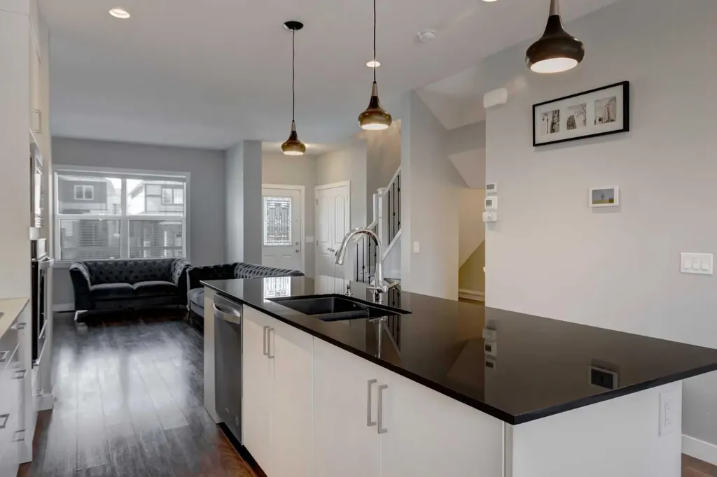 133 Legacy Glen Way SE Calgary AB T2X 4G6