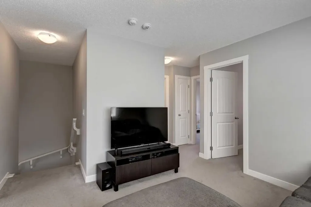 133 Legacy Glen Way SE Calgary AB T2X 4G6