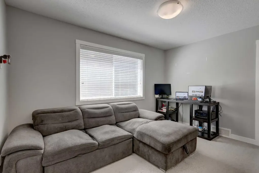 133 Legacy Glen Way SE Calgary AB T2X 4G6