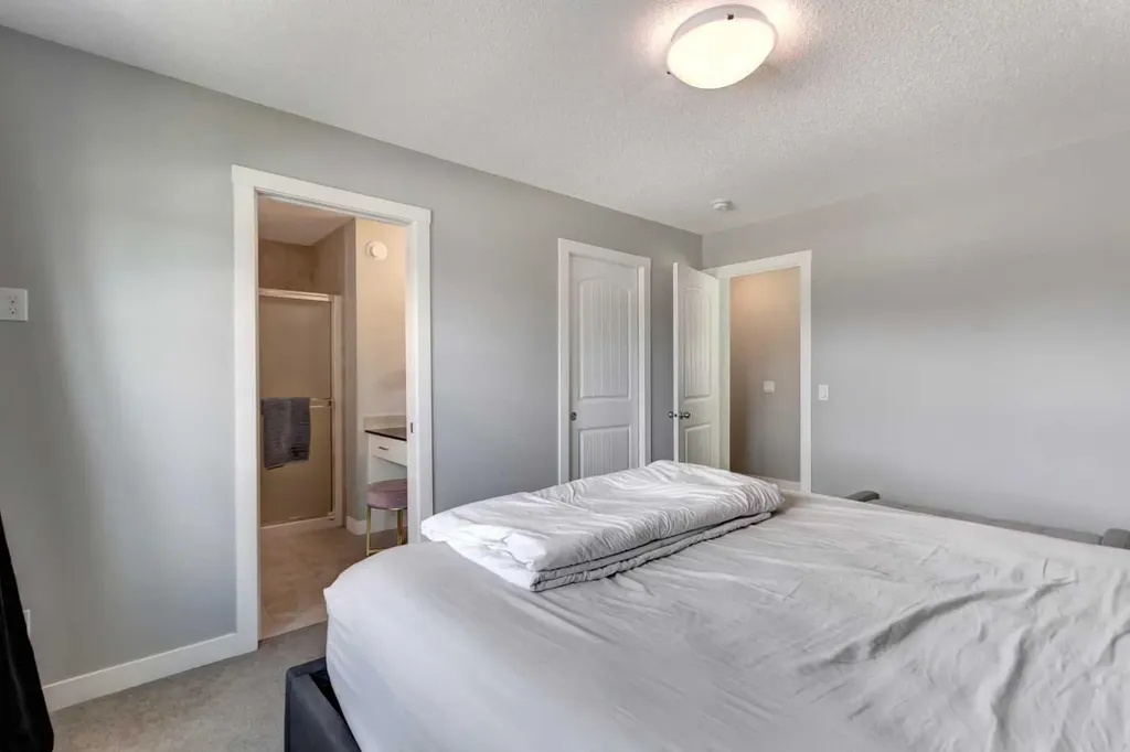 133 Legacy Glen Way SE Calgary AB T2X 4G6
