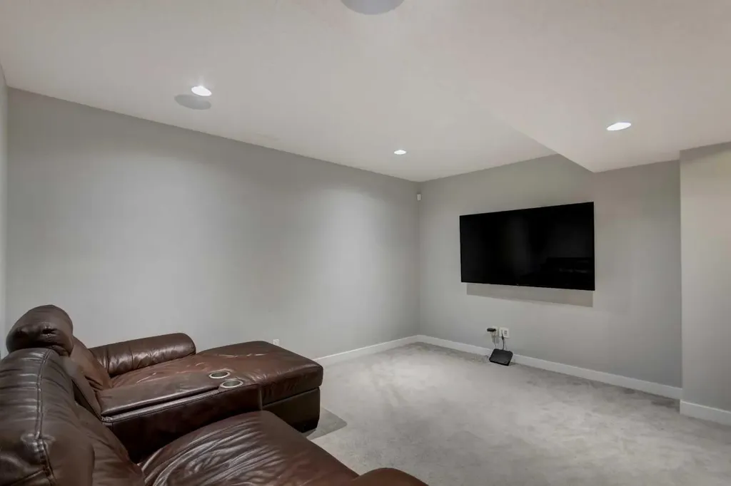 133 Legacy Glen Way SE Calgary AB T2X 4G6