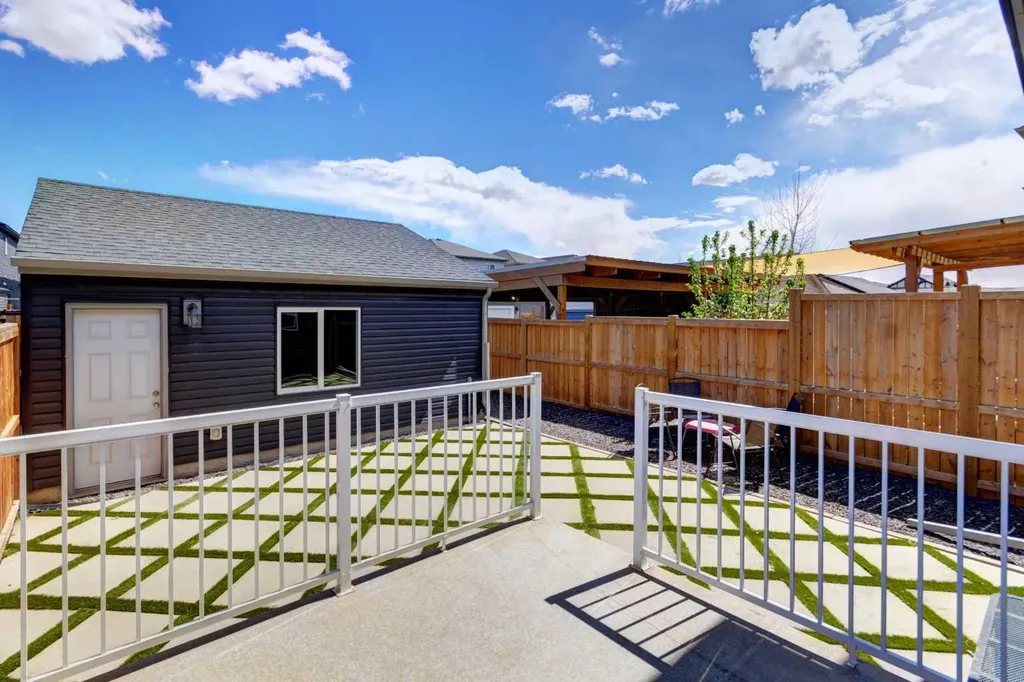 133 Legacy Glen Way SE Calgary AB T2X 4G6