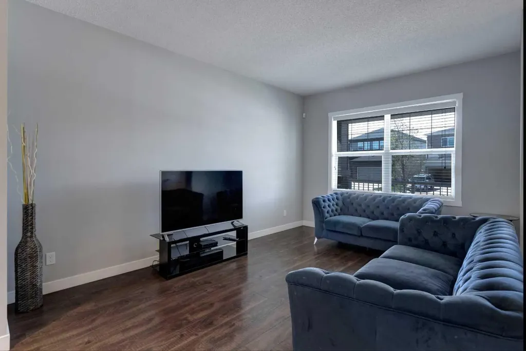 133 Legacy Glen Way SE Calgary AB T2X 4G6