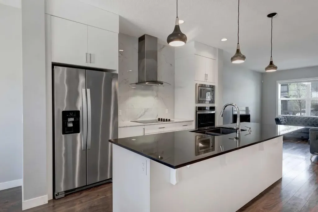 133 Legacy Glen Way SE Calgary AB T2X 4G6