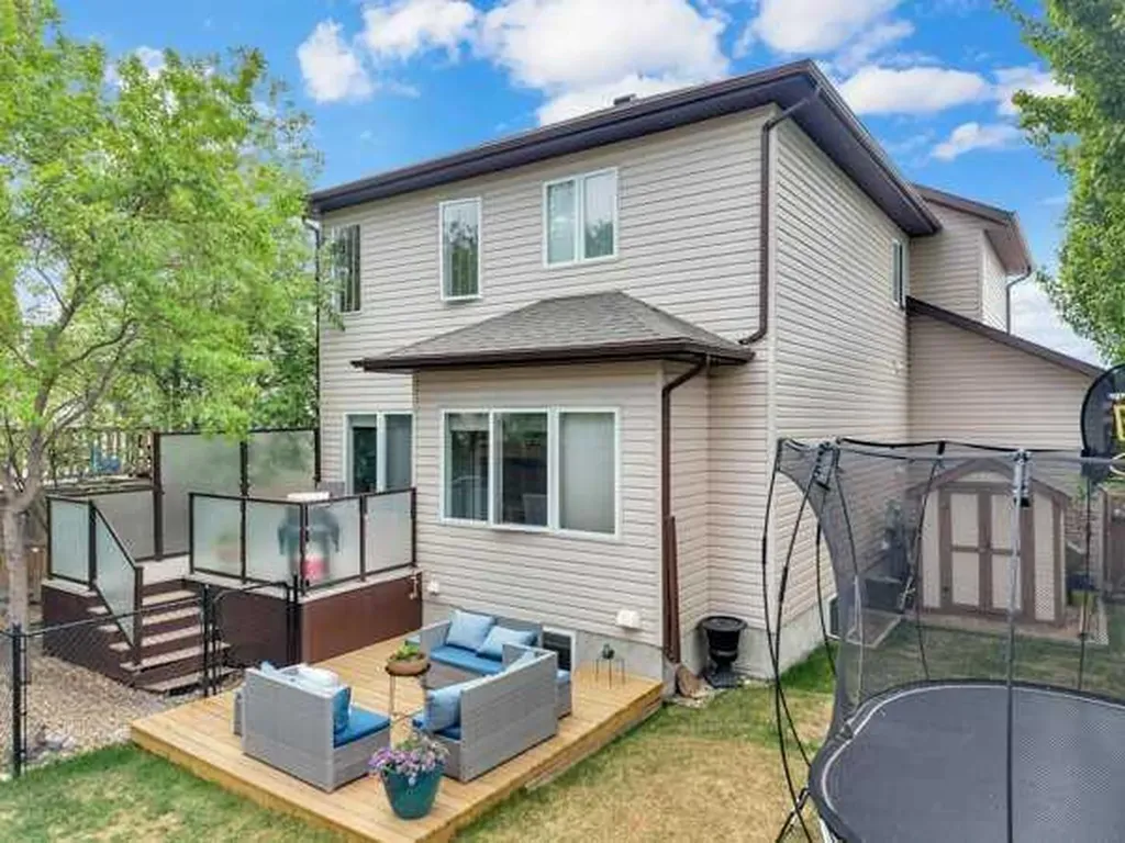 132 Ingle Close Red Deer AB T4R 3S2