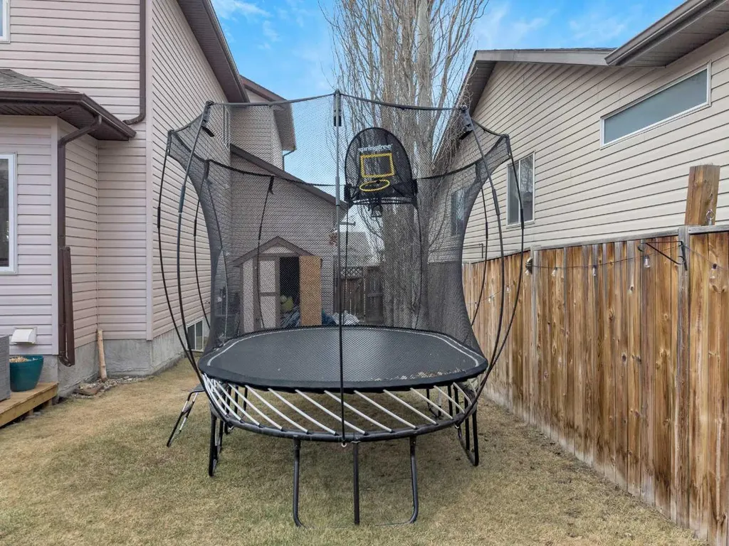 132 Ingle Close Red Deer AB T4R 3S2