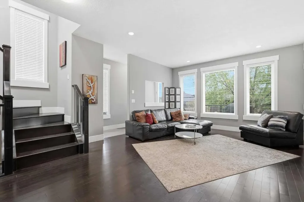 314 30 Avenue NE Calgary AB T2E2E1