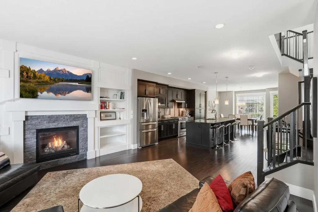314 30 Avenue NE Calgary AB T2E2E1