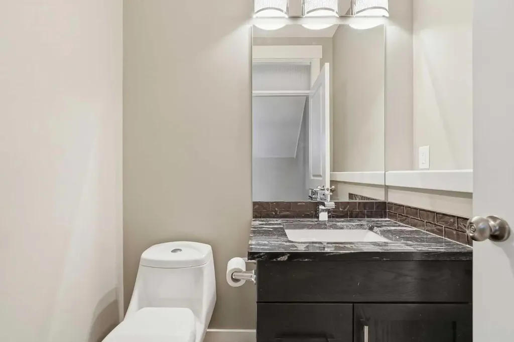314 30 Avenue NE Calgary AB T2E2E1