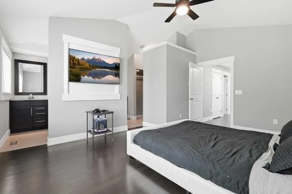 314 30 Avenue NE Calgary AB T2E2E1