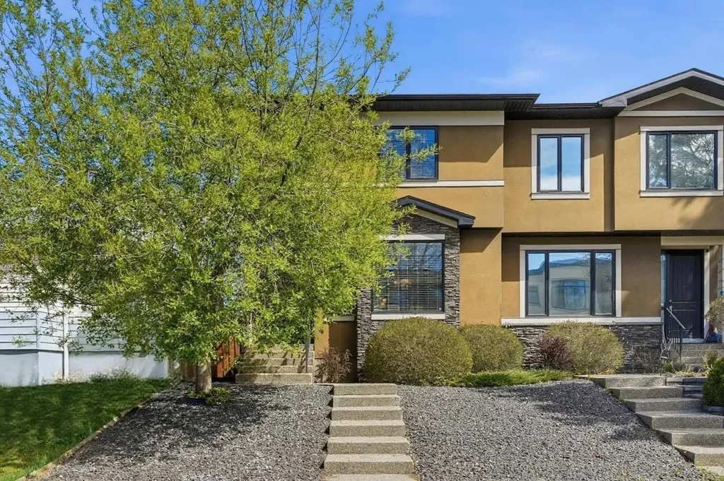 314 30 Avenue NE Calgary AB T2E2E1