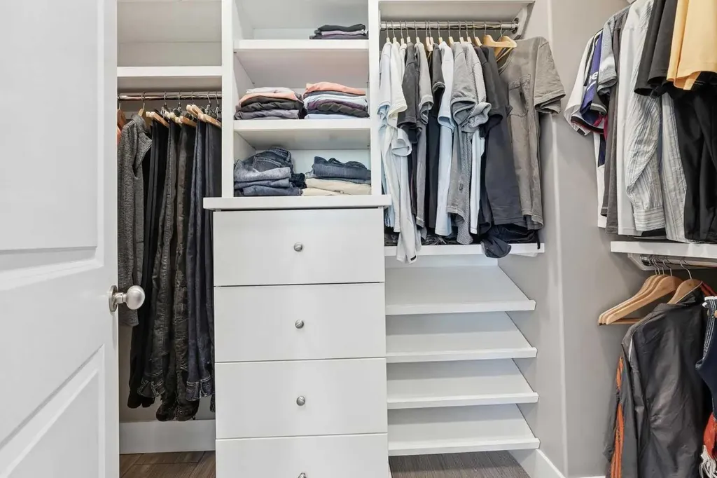 314 30 Avenue NE Calgary AB T2E2E1