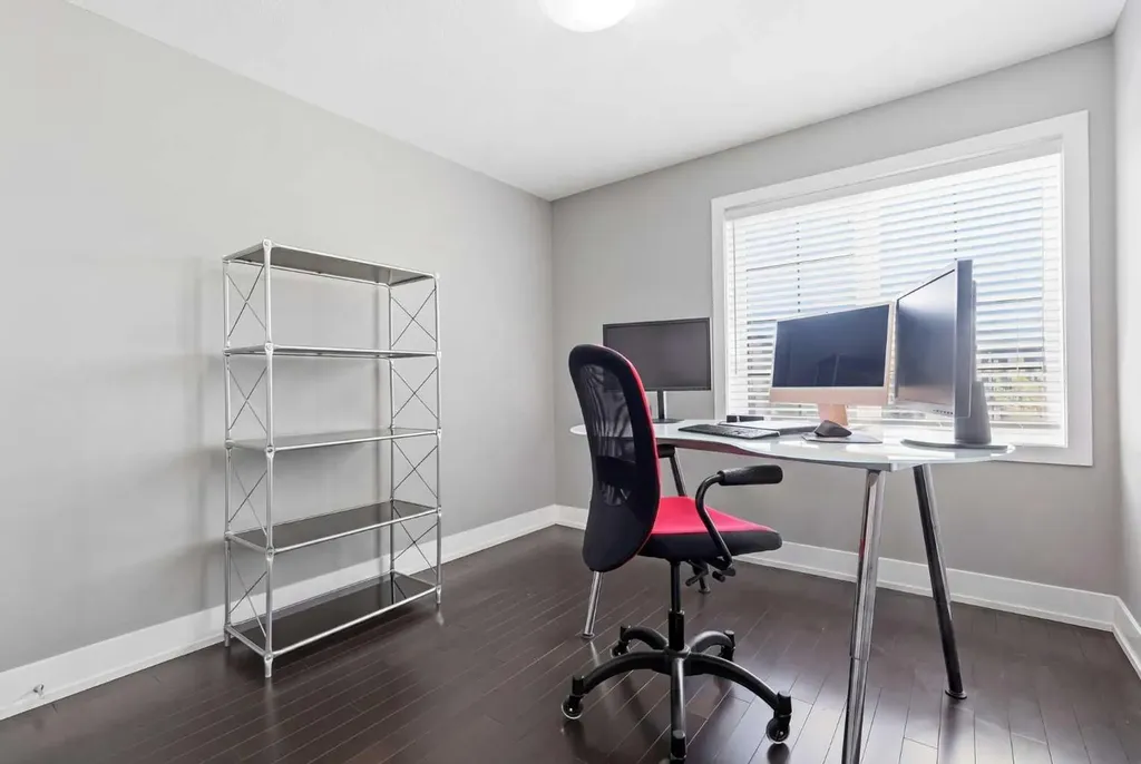 314 30 Avenue NE Calgary AB T2E2E1