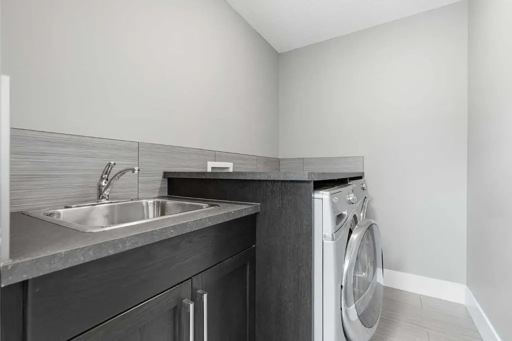 314 30 Avenue NE Calgary AB T2E2E1