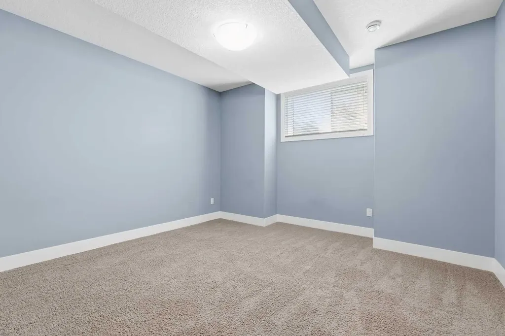 314 30 Avenue NE Calgary AB T2E2E1
