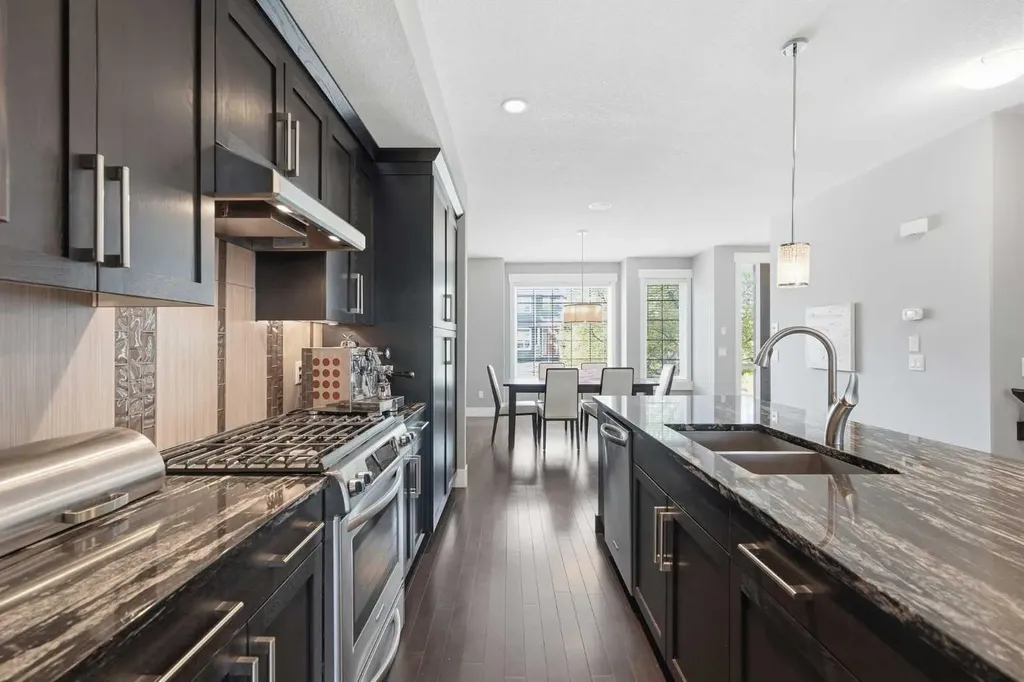 314 30 Avenue NE Calgary AB T2E2E1