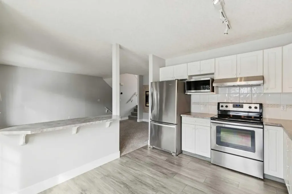 328 Prominence Heights SW Calgary AB T3H 2Z6