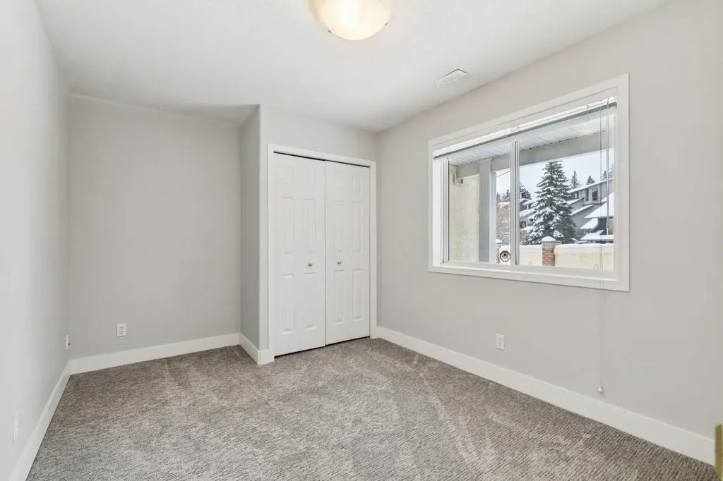 328 Prominence Heights SW Calgary AB T3H 2Z6