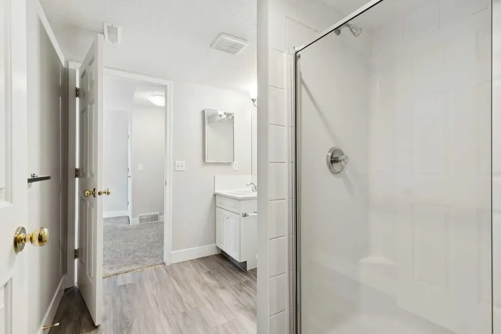 328 Prominence Heights SW Calgary AB T3H 2Z6