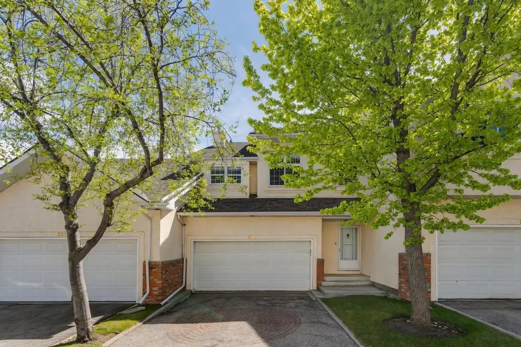 328 Prominence Heights SW Calgary AB T3H 2Z6
