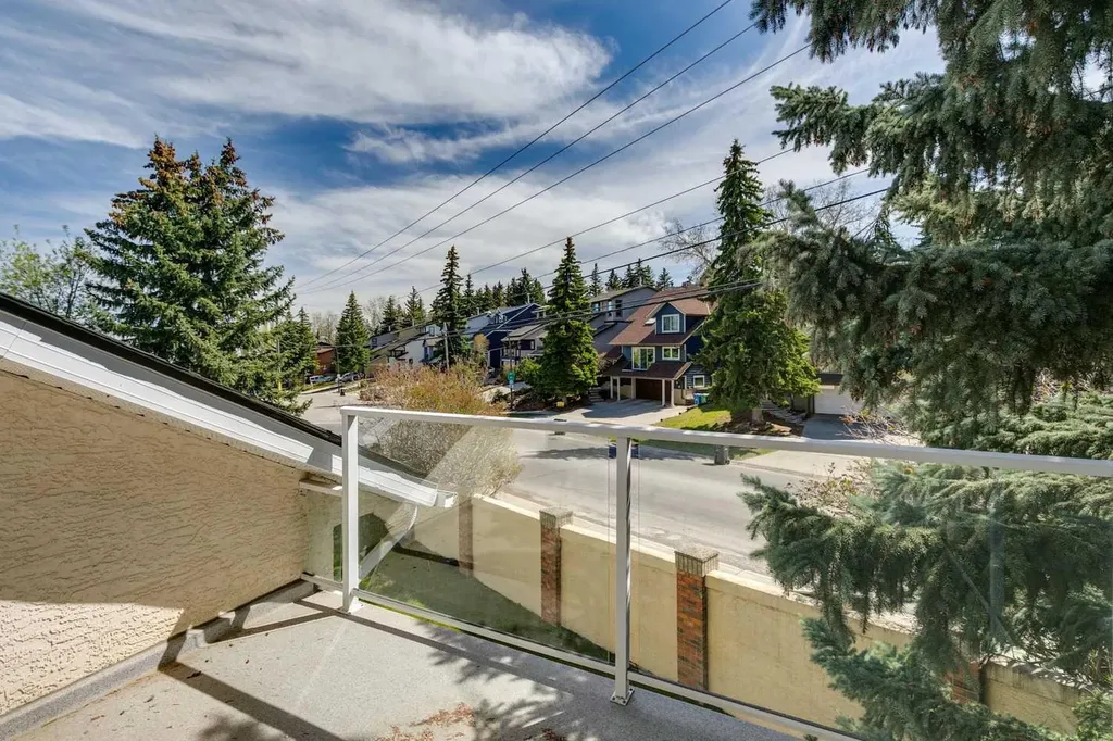 328 Prominence Heights SW Calgary AB T3H 2Z6