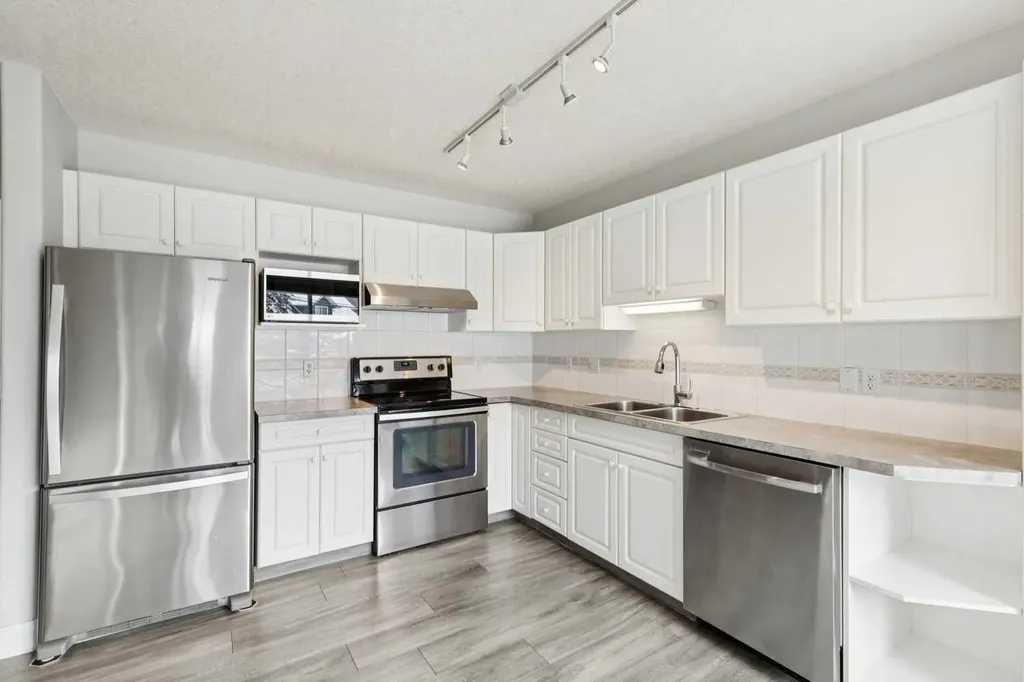 328 Prominence Heights SW Calgary AB T3H 2Z6