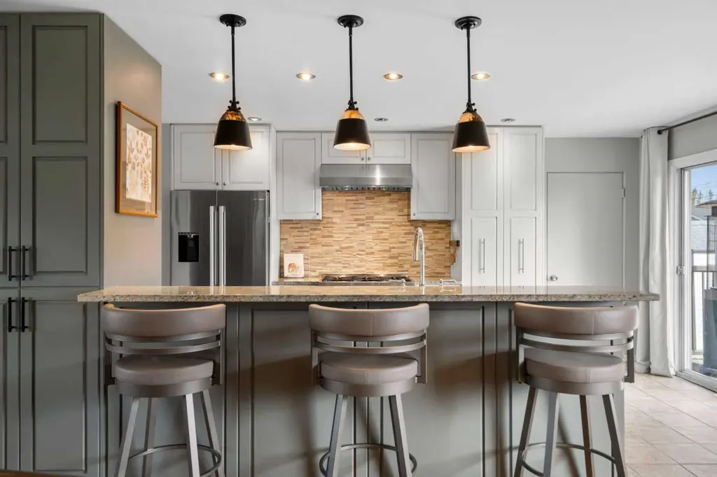 10220 Maple Grove Place SE Calgary AB T2J 1S6